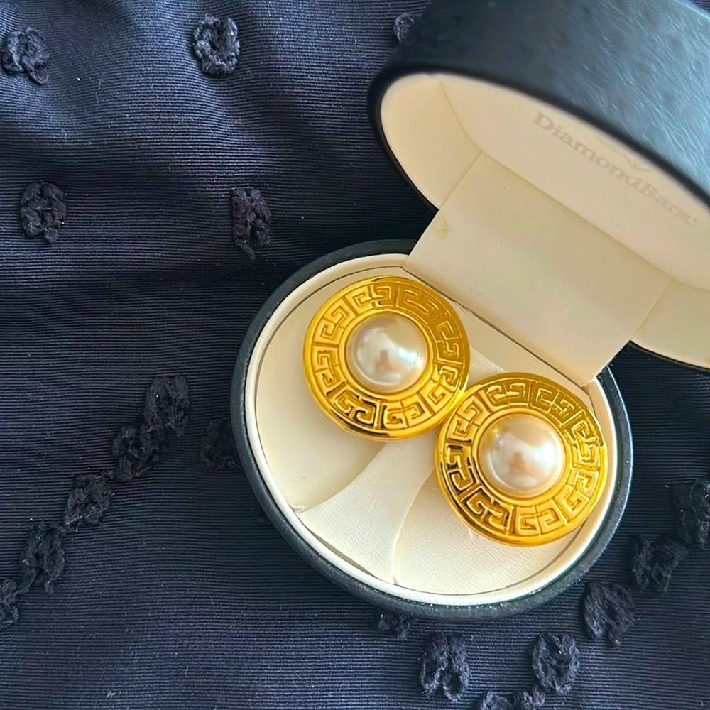 Givenchy Mabe Pearl Clip Earrings